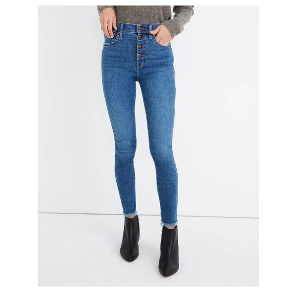 Madewell Petite 10" High-Rise Skinny Jeans in Mackey Wash: Button-Front Edition - Picture 4 of 10